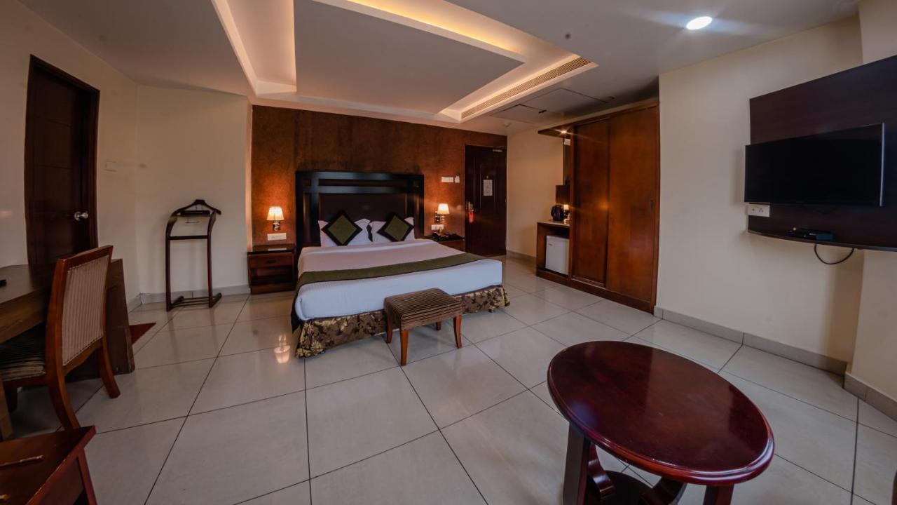 Hotel Gateway Grandeur Guwahati Bagian luar foto