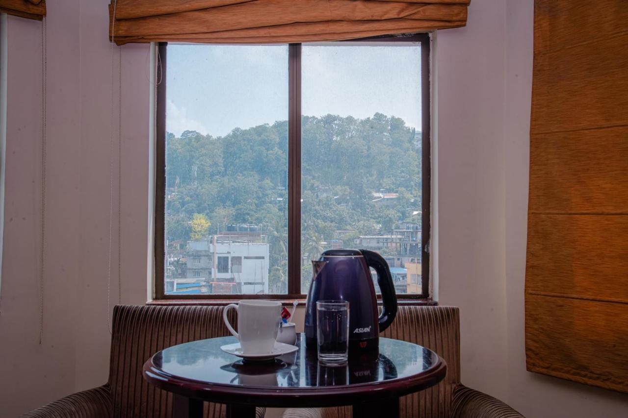 Hotel Gateway Grandeur Guwahati Bagian luar foto