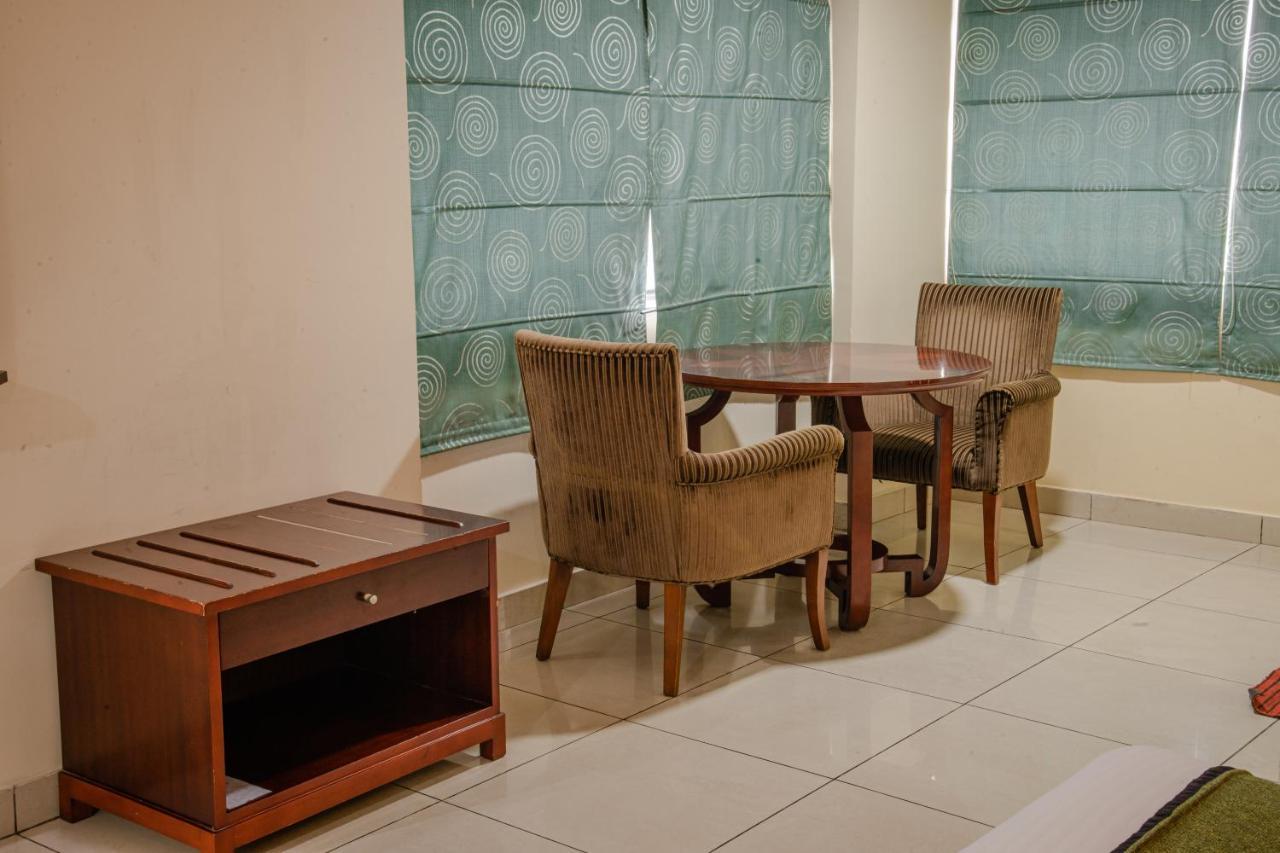 Hotel Gateway Grandeur Guwahati Bagian luar foto