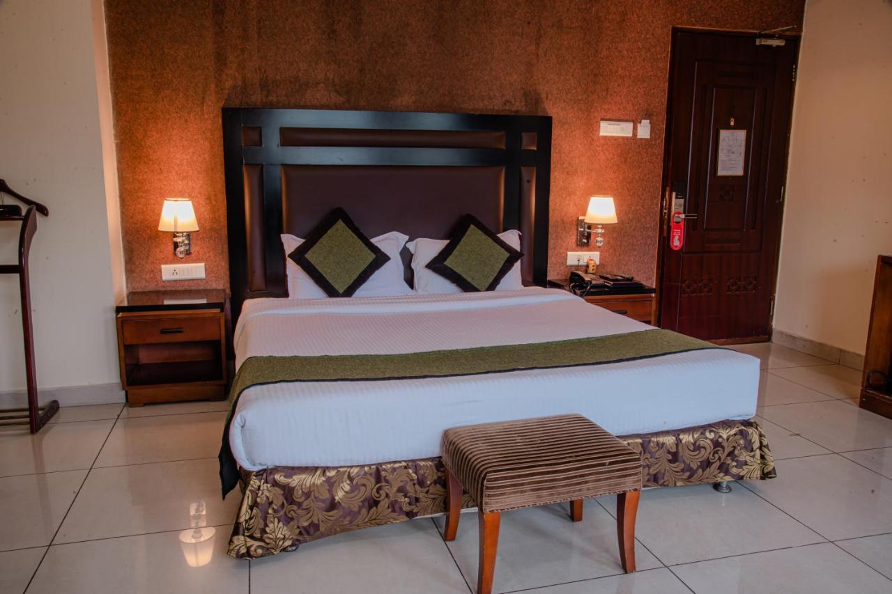 Hotel Gateway Grandeur Guwahati Bagian luar foto