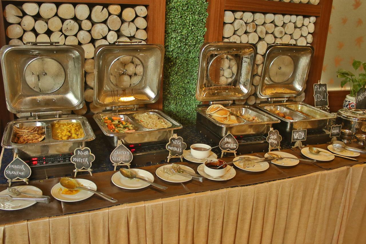 Hotel Gateway Grandeur Guwahati Bagian luar foto