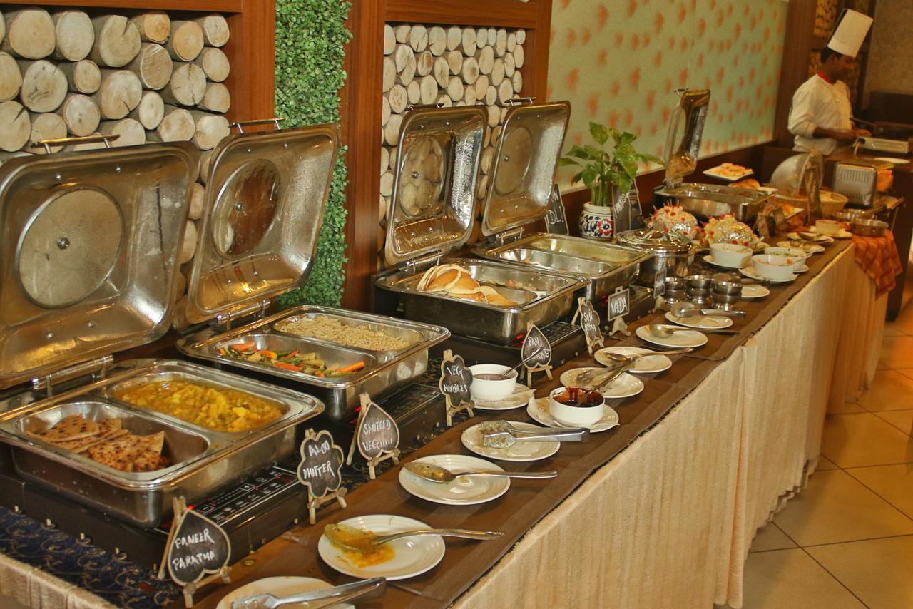 Hotel Gateway Grandeur Guwahati Bagian luar foto