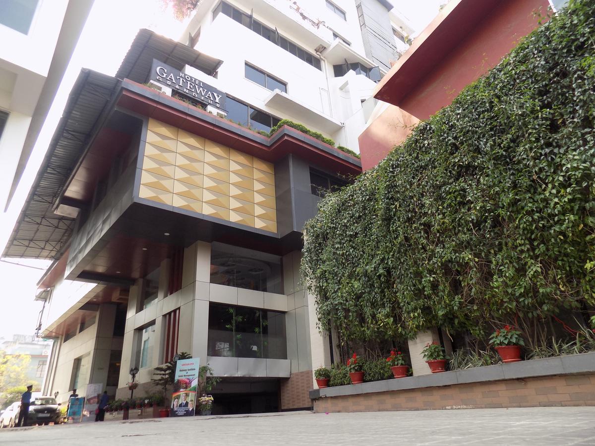 Hotel Gateway Grandeur Guwahati Bagian luar foto