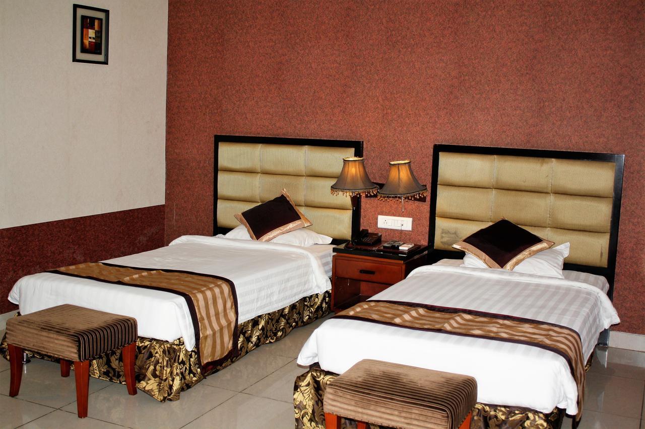 Hotel Gateway Grandeur Guwahati Bagian luar foto